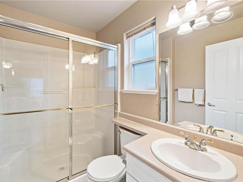 94 Bridgewater Lane, Parksville, BC - Indoor Photo Showing Bathroom