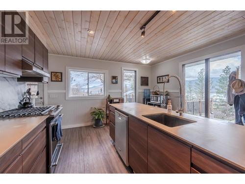3909 Gartrell Road, Summerland, BC - Indoor Photo Showing Kitchen