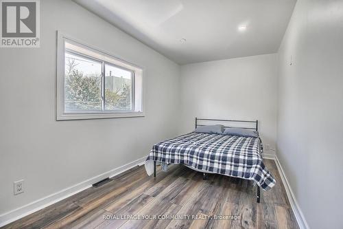 457 Kenilworth Ave, Hamilton, ON - Indoor Photo Showing Bedroom