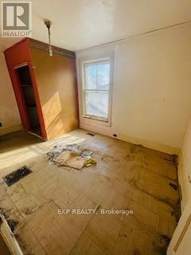 101 Cathcart St, Hamilton, ON - Indoor Photo Showing Other Room