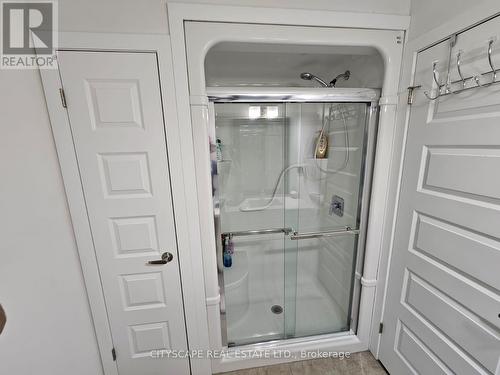 371 Beech St, Lucan Biddulph, ON - Indoor Photo Showing Bathroom