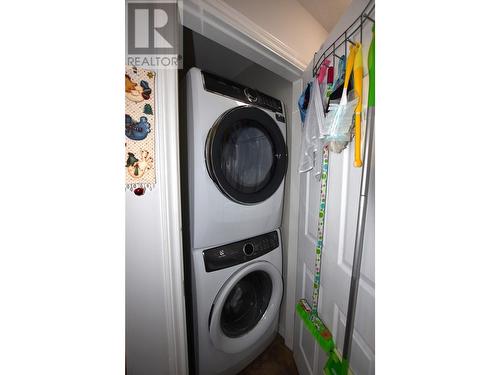 672 Cougar Street, Vernon, BC - Indoor Photo Showing Laundry Room