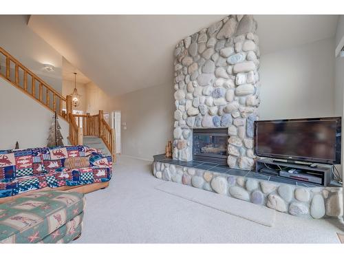 5214 Riverside Drive, Fairmont Hot Springs, BC - Indoor With Fireplace