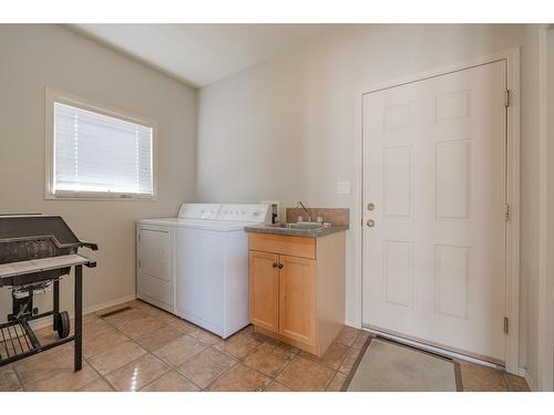 5214 Riverside Drive, Fairmont Hot Springs, BC - Indoor Photo Showing Laundry Room
