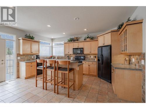 5214 Riverside Drive, Fairmont Hot Springs, BC - Indoor Photo Showing Kitchen