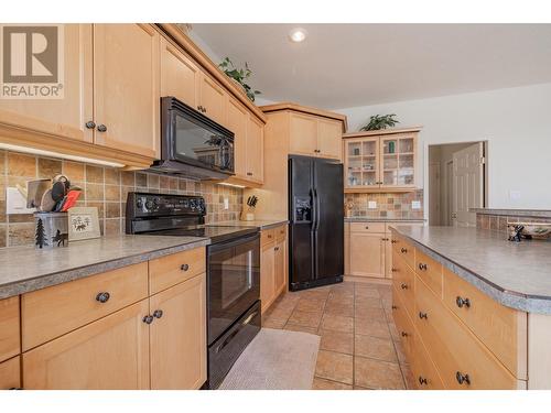 5214 Riverside Drive, Fairmont Hot Springs, BC - Indoor Photo Showing Kitchen