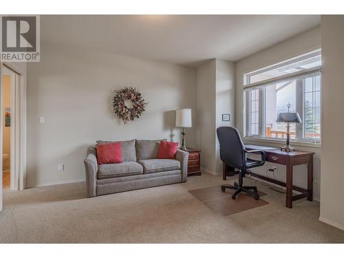 5214 Riverside Drive, Fairmont Hot Springs, BC - Indoor Photo Showing Living Room