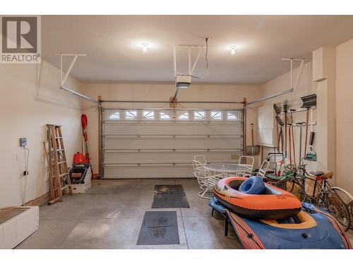 5214 Riverside Drive, Fairmont Hot Springs, BC - Indoor Photo Showing Garage