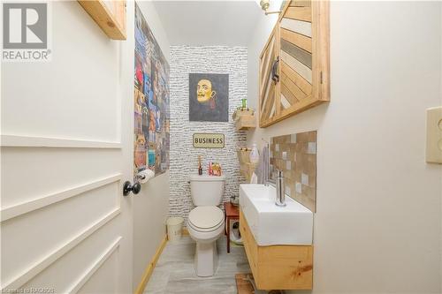 45125 Lakelet Road, Lakelet, ON - Indoor Photo Showing Bathroom
