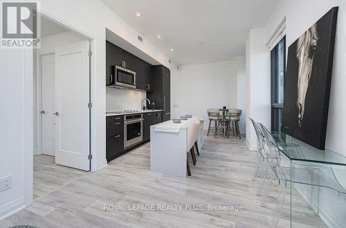 502 - 280 Howland Avenue, Toronto, ON - Indoor Photo Showing Kitchen With Upgraded Kitchen