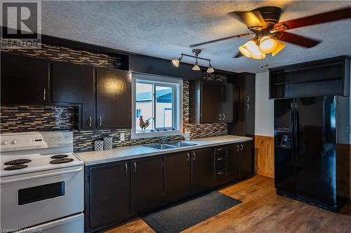 26 Alice Street, Allenford, ON - Indoor Photo Showing Kitchen With Double Sink