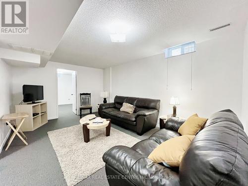40 Braemore Road, Brampton, ON - Indoor Photo Showing Living Room