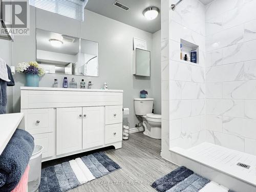 40 Braemore Rd, Brampton, ON - Indoor Photo Showing Bathroom