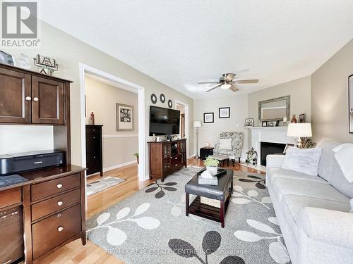 40 Braemore Road, Brampton (Brampton West), ON - Indoor Photo Showing Living Room