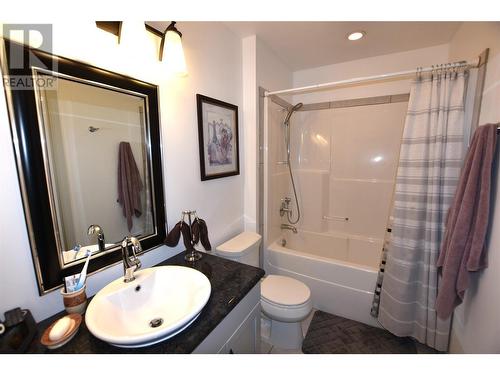 130 Deer Street, Vernon, BC - Indoor Photo Showing Bathroom