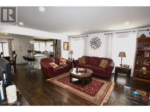 130 Deer Street, Vernon, BC - Indoor Photo Showing Living Room