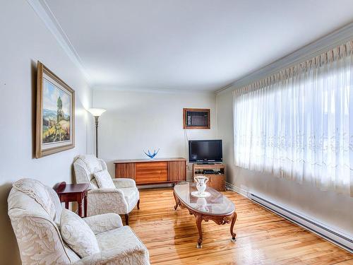 Living room - 11214 Av. Brunet, Montréal (Montréal-Nord), QC - Indoor Photo Showing Living Room