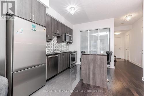 504Se - 9199 Yonge Street, Richmond Hill, ON - Indoor Photo Showing Kitchen With Upgraded Kitchen