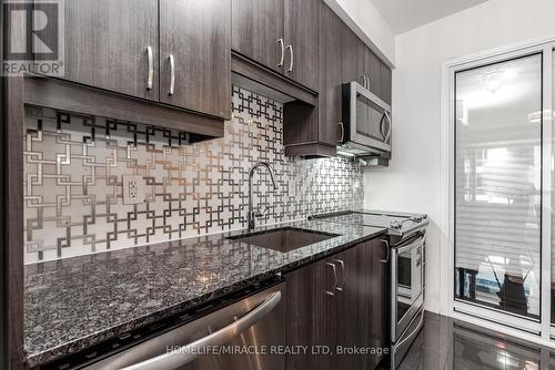 504Se - 9199 Yonge Street, Richmond Hill, ON - Indoor Photo Showing Kitchen With Upgraded Kitchen