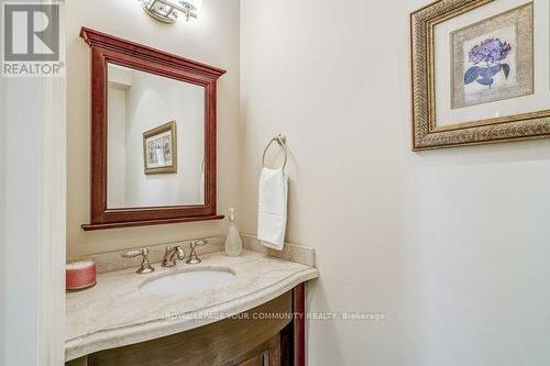 65 Bridgeport St, Richmond Hill, ON - Indoor Photo Showing Bathroom