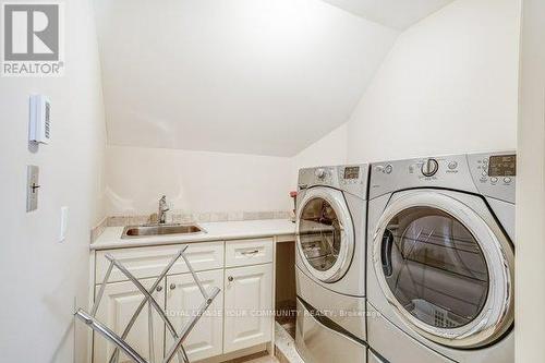 65 Bridgeport St, Richmond Hill, ON - Indoor Photo Showing Laundry Room