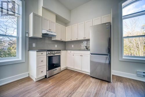 201 - 1614 Ridge Road E, Oro-Medonte, ON - Indoor Photo Showing Kitchen