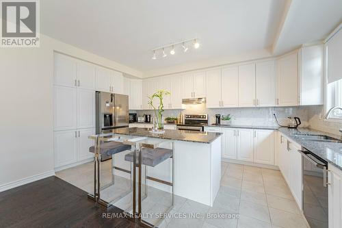 52 Phyllis Dr, Caledon, ON - Indoor Photo Showing Kitchen With Double Sink With Upgraded Kitchen