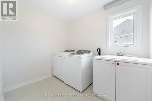 52 Phyllis Drive, Caledon, ON - Indoor Photo Showing Laundry Room