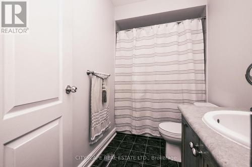 40 Dunlop Court, Brampton, ON - Indoor Photo Showing Bathroom
