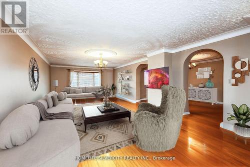 95 Elgin Street S, Cambridge, ON - Indoor Photo Showing Living Room