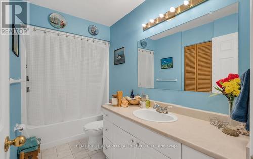 9474 Woodvale School Rd, Port Hope, ON - Indoor Photo Showing Bathroom