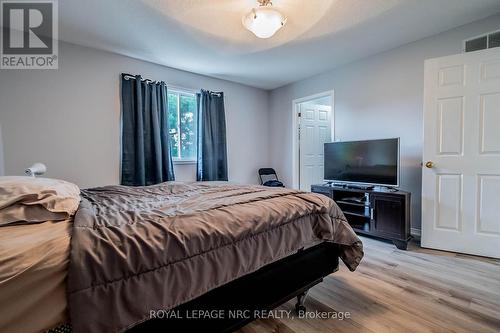 #28 -5070 Drummond Rd, Niagara Falls, ON - Indoor Photo Showing Bedroom