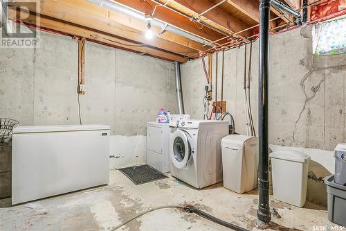 116 Bates Street, Earl Grey, SK - Indoor Photo Showing Laundry Room