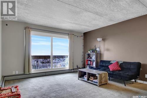1608 3520 Hillsdale Street, Regina, SK - Indoor Photo Showing Living Room