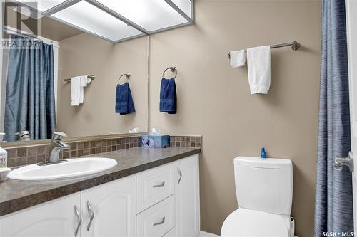 504 3520 Hillsdale Street, Regina, SK - Indoor Photo Showing Bathroom