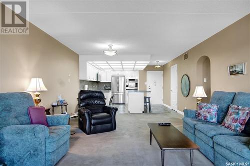 504 3520 Hillsdale Street, Regina, SK - Indoor Photo Showing Living Room