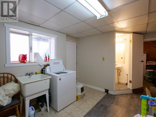 424 Hartley Street, Quesnel, BC - Indoor Photo Showing Laundry Room
