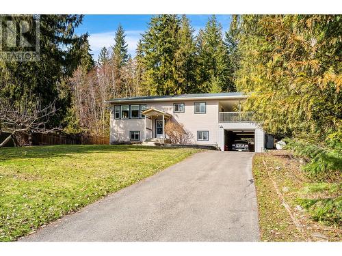 7451 Estate Drive, Anglemont, BC - Outdoor