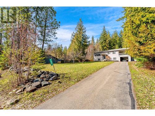 7451 Estate Drive, Anglemont, BC - Outdoor