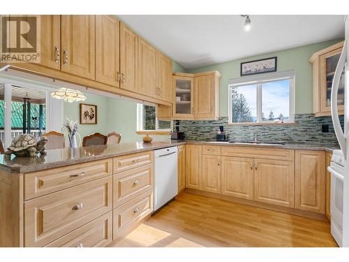 7451 Estate Drive, Anglemont, BC - Indoor Photo Showing Kitchen With Double Sink