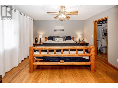 425 Maduik Avenue, Sicamous, BC - Indoor Photo Showing Bedroom
