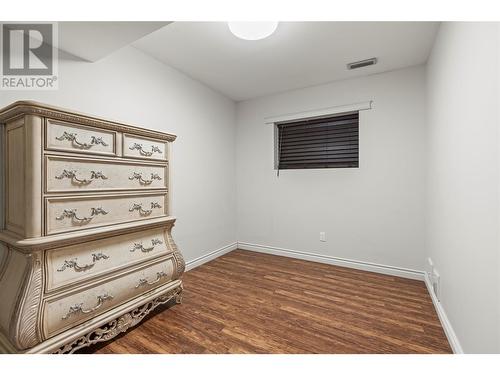 1718 Grandview Avenue, Lumby, BC - Indoor Photo Showing Other Room