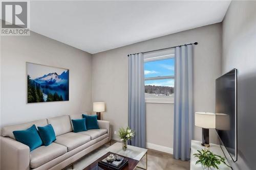 516 Silverman Street, Greater Sudbury, ON - Indoor Photo Showing Living Room