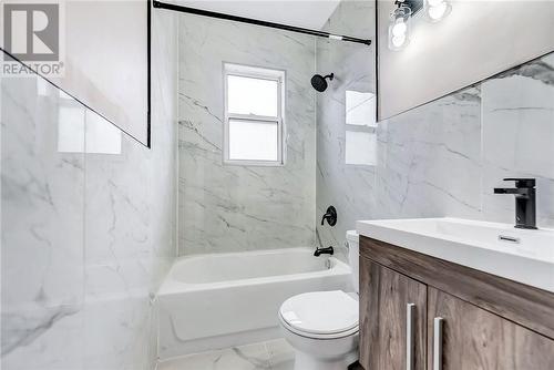 516 Silverman Street, Greater Sudbury, ON - Indoor Photo Showing Bathroom