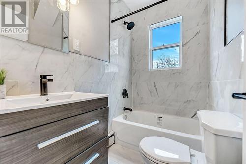 516 Silverman Street, Greater Sudbury, ON - Indoor Photo Showing Bathroom