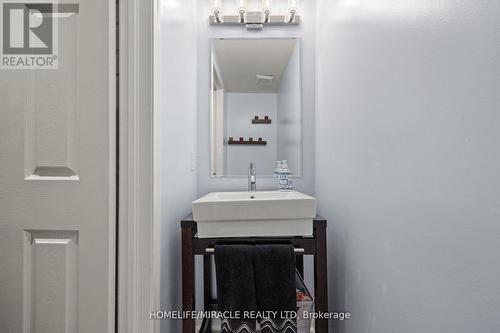 158 Valleyway Dr, Brampton, ON - Indoor Photo Showing Bathroom