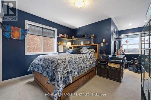 158 Valleyway Dr, Brampton, ON - Indoor Photo Showing Bedroom