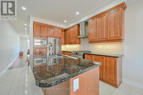 6 Addiscott St, Brampton, ON - Indoor Photo Showing Kitchen With Double Sink With Upgraded Kitchen