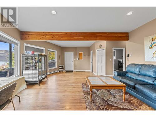 3318 Mcbride Road, Blind Bay, BC - Indoor Photo Showing Living Room