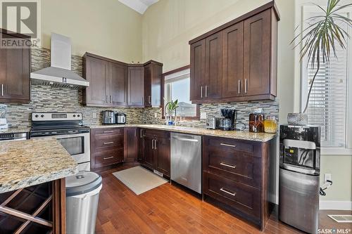 4109 Green Rose Crescent E, Regina, SK - Indoor Photo Showing Kitchen With Stainless Steel Kitchen With Upgraded Kitchen